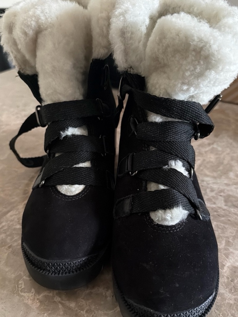 Like new size 7 Black Faux Fur Winter Boots